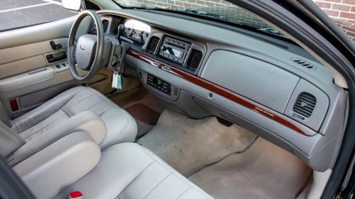 Lexus and Ford were the last automakers to sell cars with tape decks