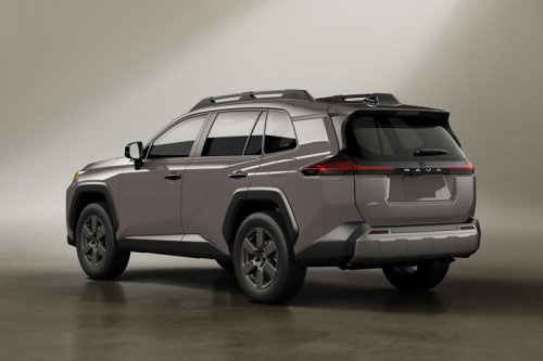 トヨタが新型「RAV4」を世界初公開 デザインとハイブリッドシステムを刷新