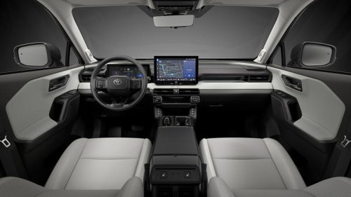 トヨタが新型「RAV4」を世界初公開 デザインとハイブリッドシステムを刷新