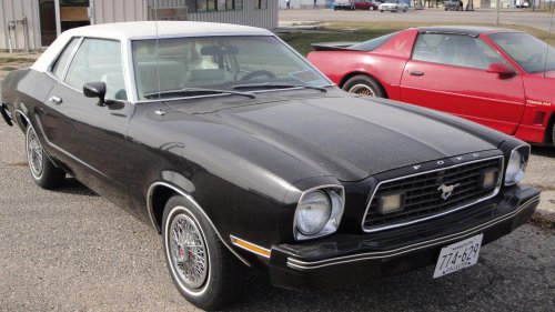 10 Classic Cars That Don’t Hold Their Value &amp; 10 That Do