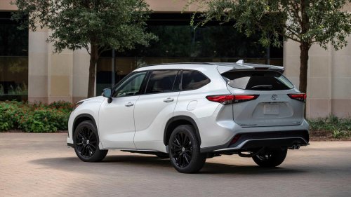 The Japanese three-row hybrid SUV with the highest MPG in 2026