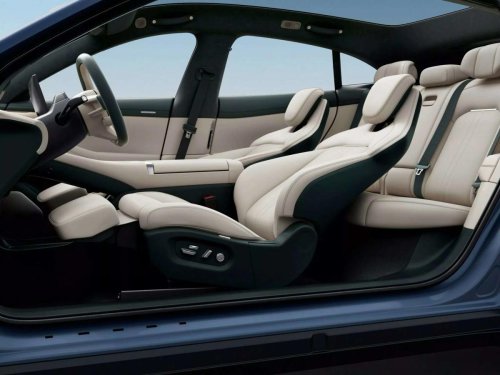 Xiaomi | El segundo coche de Xiaomi ya está en España y no ha llegado en avión: ha tardado dos semanas en un viaje muy llamativo