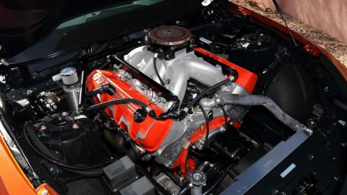 The biggest engine ever plonked under the hood of an American car
