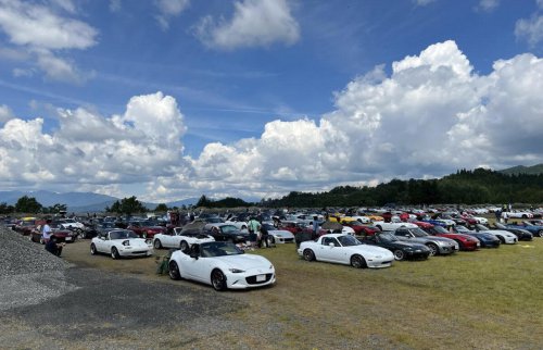 ロードスターを自分仕様に！ カスタムとファンミーティングの楽しみ方