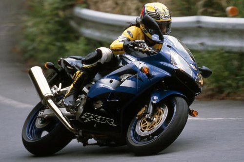 カワサキ「Ninja ZX-9R」の系譜｜カワサキらしい個性と実用性を備えた万能スーパースポーツ【バイクの歴史】