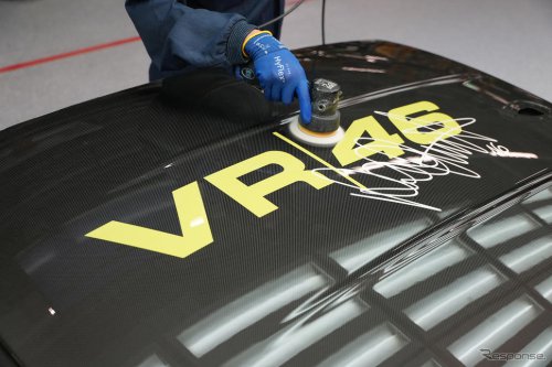 バレンティーノ・ロッシ仕様のBMW『M4 CS』が生産開始、世界限定92台