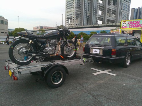 ４輪+２輪のアメリカンスタイル トヨタ・クラウン ステーションワゴン（JZS130）【みんなのクルマ】