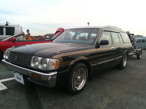 ４輪+２輪のアメリカンスタイル トヨタ・クラウン ステーションワゴン（JZS130）【みんなのクルマ】