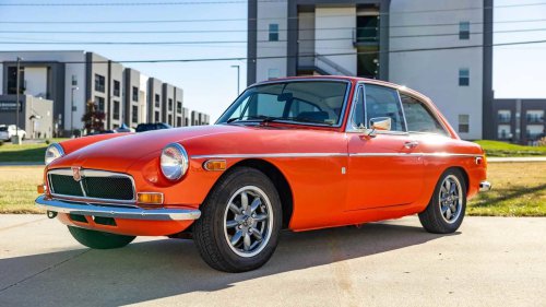 10 Beautiful Classic Cars From The '70s That Are Now Dirt Cheap