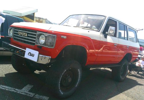 サーフィン、キャンプを楽しめるリフトアップ仕様 トヨタ・ランドクルーザー【みんなのクルマ】