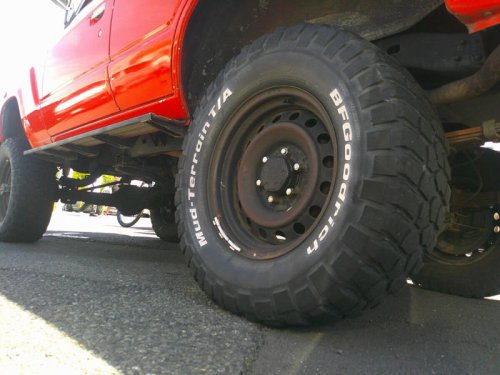 サーフィン、キャンプを楽しめるリフトアップ仕様 トヨタ・ランドクルーザー【みんなのクルマ】