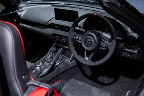 まだ買える？マツダロードスター12Rとはどんなクルマなのか？