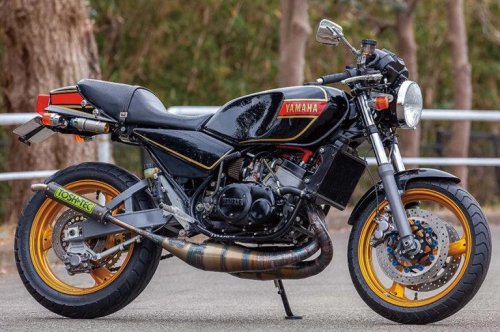 メローズ RZ350（ヤマハ RZ350）今できる手法を盛り込んだレストア&amp;カスタム路線のRZ【Heritage&amp;Legends】