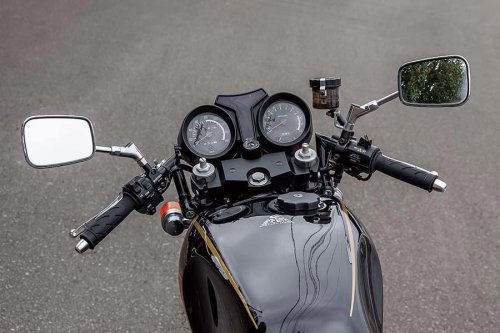 メローズ RZ350（ヤマハ RZ350）今できる手法を盛り込んだレストア&amp;カスタム路線のRZ【Heritage&amp;Legends】