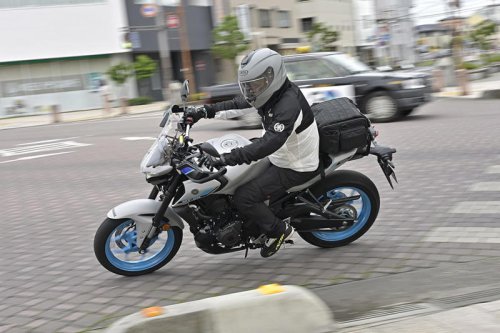 街中をキビキビ走れる扱いやすさにツーリング性能をプラスオン！ヤマハ新型MT-25 Touring