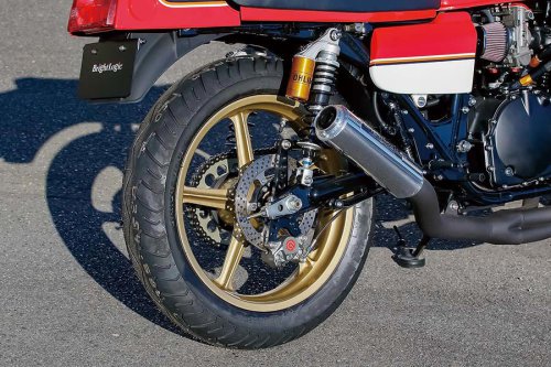 ブライトロジック GS1000（スズキ GS1000）ヨシムラMCFAJレーサーをオマージュした高完成度のGS【Heritage&amp;Legends】