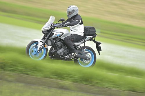 街中をキビキビ走れる扱いやすさにツーリング性能をプラスオン！ヤマハ新型MT-25 Touring
