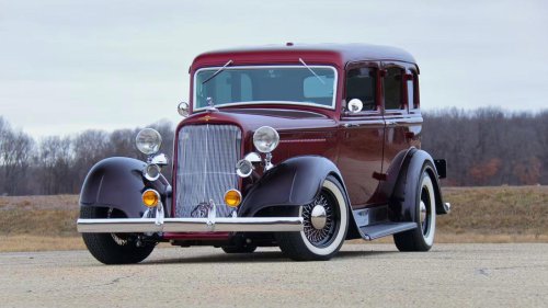 Exploring the 1933 Dodge Six Sedan