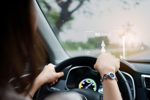 ¿Crees que los coches actuales tienen más o menos piezas que los de hace 10 años? La respuesta te va a sorprender