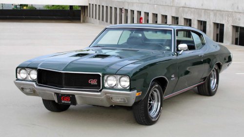 10 Muscle Cars With The Best Bang For Your Buck