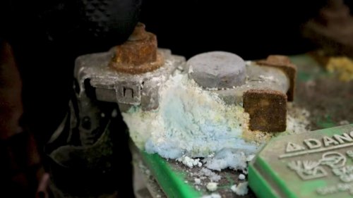 20 Incredible Car Hacks Every Driver Would Be Lost Without