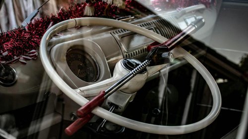 20 Incredible Car Hacks Every Driver Would Be Lost Without