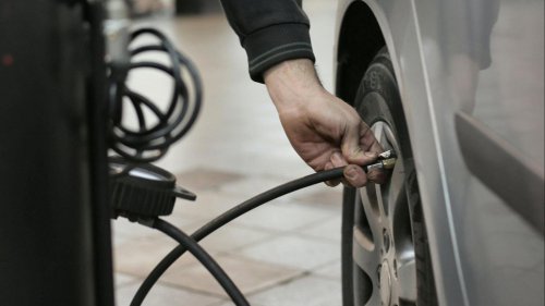 20 Incredible Car Hacks Every Driver Would Be Lost Without