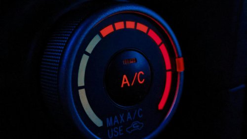 20 Incredible Car Hacks Every Driver Would Be Lost Without