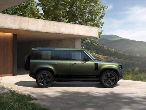 2026 Land Rover Defender Armed with New Tech and Revised Styling