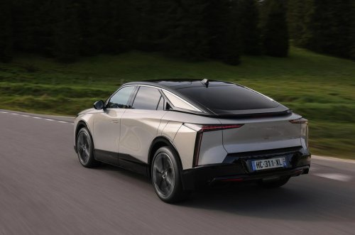 Análisis del DS No8: ¿puede una autonomía de 750 km seducir a los conductores de Mercedes y BMW?