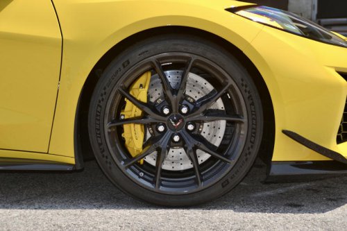 The 2025 Chevrolet Corvette ZR1 is a stunning piece of engineering