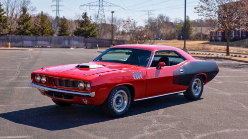 15 American Muscle Cars That Still Turn Heads