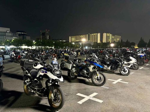 夜のお台場に1500台越えのバイクが大集結！ BMW「NIGHT RIDER MEETING TOKYO 2025」が開催！新型R12 G/Sのお披露目も！