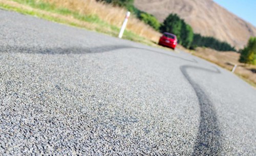 ¿Oyes ese molesto ruido al frenar? Podría ser más grave de lo que piensas