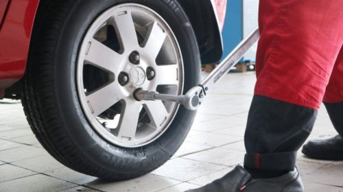 What You Should Know When Rotating Your Own Tires At Home