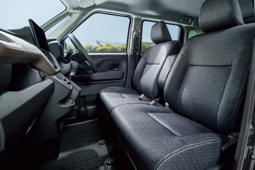 新型「スバル・ステラ」登場 軽ハイトワゴン「ダイハツ・ムーヴ」の姉妹車