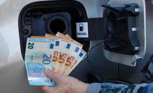 Muchos se lo preguntan, pero pocos lo saben: ¿por qué el diésel es ahora más caro que la gasolina?