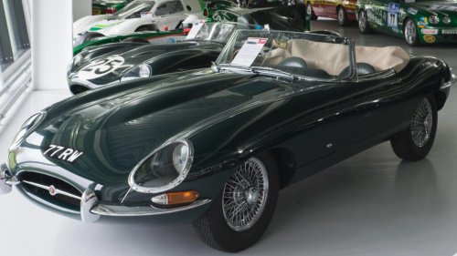 12 classic cars that still look good today