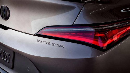 Toyota, Toyota Crown, The Toyota Crown: A luxury sedan that defies expectations