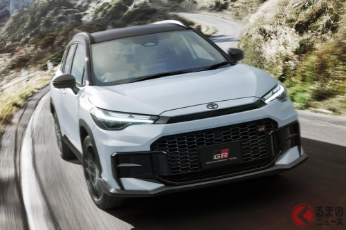 トヨタ新型「カローラクロス」何が変わった？ 内外装以外に「日本初の画期的システム」採用！ カローラのSUVを徹底解説！