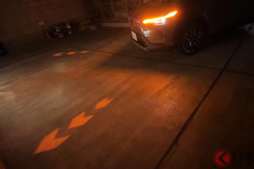 トヨタ新型「カローラクロス」何が変わった？ 内外装以外に「日本初の画期的システム」採用！ カローラのSUVを徹底解説！