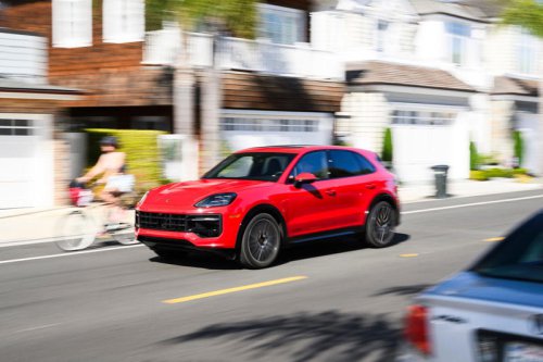 View Exterior Photos of the 2025 Porsche Cayenne GTS