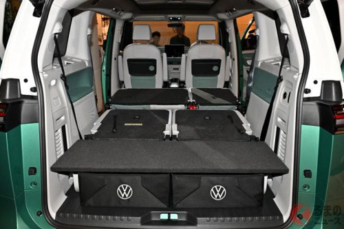 VW新型「“3列6人／7人乗り”ミニバン」発表！ フラットな「めちゃ広ッ空間」＆懐かしい「レトロ風デザイン」採用！豊富なカラーリングも魅力の「ID. Buzz」発売！