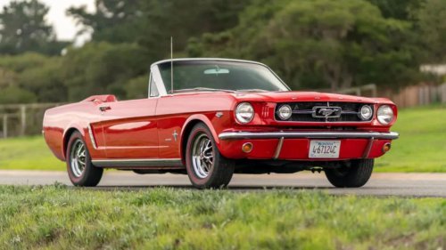 10 Iconic Classic Convertibles of the 1960s