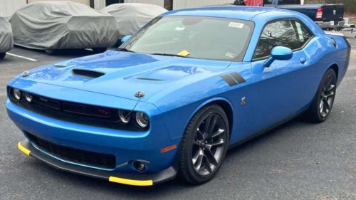 Modern Muscle Cars with Manual Transmissions