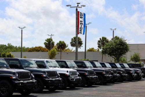 Senate Weighs Effectively Killing Rule That Drove Rise of Fuel-Efficient Cars