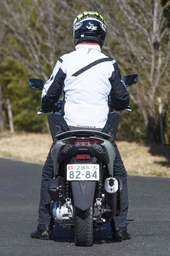 【レビュー】ホンダ新型「PCX160」インプレ（2025年）プラス32ccの余裕が生み出すゆとりある走り！