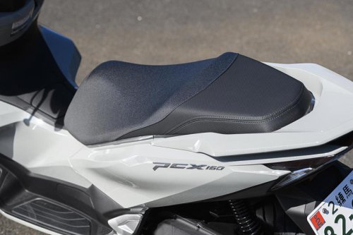 【レビュー】ホンダ新型「PCX160」インプレ（2025年）プラス32ccの余裕が生み出すゆとりある走り！