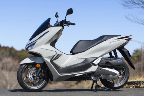 【レビュー】ホンダ新型「PCX160」インプレ（2025年）プラス32ccの余裕が生み出すゆとりある走り！