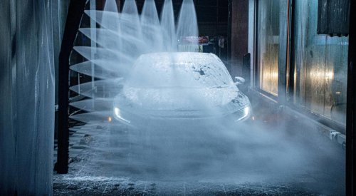 Descubre cómo reclamar: ¿el túnel de lavado ha dañado tu coche?